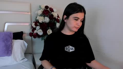 Snapshot of camilasofiia chatting on January 7, 2025, 10:19 pm Camila online show from January 7, 2025, 10:19 pm