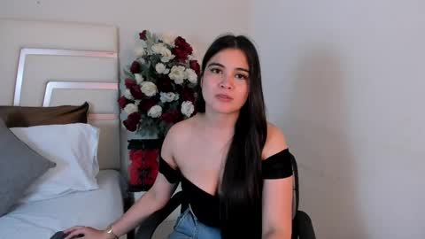 Snapshot of camilasofiia chatting on March 10, 2025, 7:29 pm Camila online show from March 10, 2025, 7:29 pm