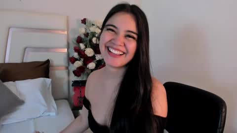 Snapshot of camilasofiia chatting on March 10, 2025, 11:06 pm Camila online show from March 10, 2025, 11:06 pm