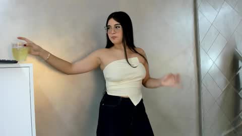 Snapshot of camilasofiia chatting on September 12, 2025, 7:36 pm Camila online show from September 12, 2025, 7:36 pm