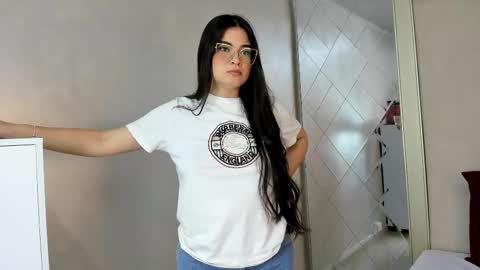 Snapshot of camilasofiia chatting on September 14, 2025, 5:23 pm Camila online show from September 14, 2025, 5:23 pm