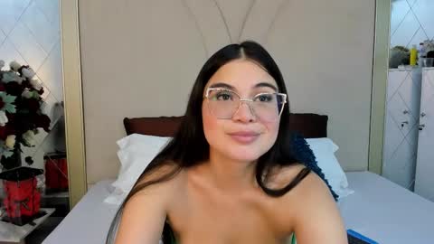 Snapshot of camilasofiia chatting on November 21, 2025, 7:34 pm Camila online show from November 21, 2025, 7:34 pm