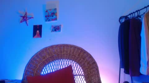 Snapshot of camille_delrey chatting on January 17, 2025, 10:55 am Camille online show from January 17, 2025, 10:55 am