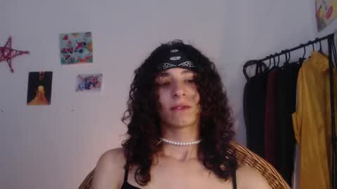 Snapshot of camille_delrey chatting on January 19, 2025, 4:22 am Camille online show from January 19, 2025, 4:22 am