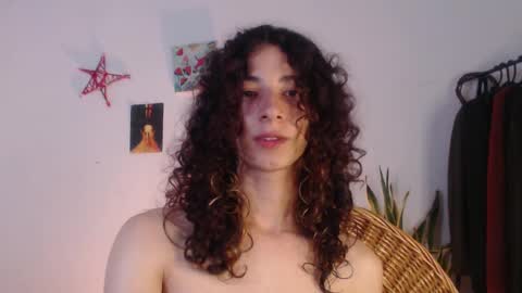 Snapshot of camille_delrey chatting on January 21, 2025, 4:54 am Camille online show from January 21, 2025, 4:54 am