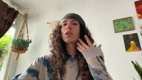 Snapshot of camille_delrey chatting on November 6, 2025, 6:31 pm Camille online show from November 6, 2025, 6:31 pm