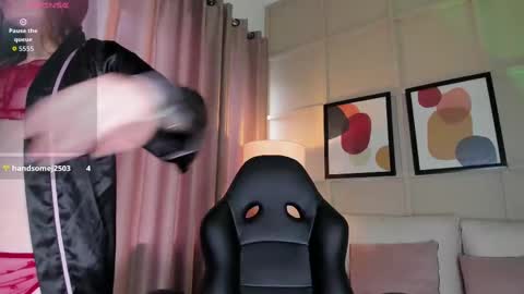 Snapshot of camille_eyes chatting on September 29, 2025, 8:35 pm camille online show from September 29, 2025, 8:35 pm