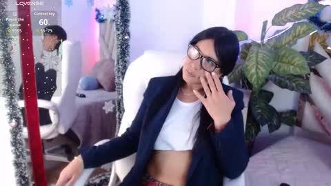 Snapshot of camille_halls chatting on December 2, 2025, 11:59 am Camille online show from December 2, 2025, 11:59 am