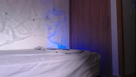 camilo_contre21 online show from November 3, 2025, 6:31 pm