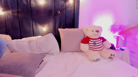 Snapshot of camilodoumit chatting on January 30, 2025, 2:25 pm CamiloDoumit online show from January 30, 2025, 2:25 pm