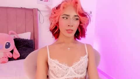 Snapshot of camilodoumit chatting on October 12, 2025, 4:39 pm CamiloDoumit online show from October 12, 2025, 4:39 pm