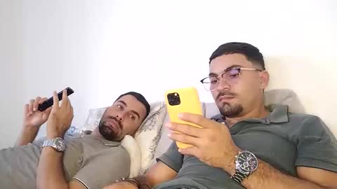 camilor_30 online show from October 16, 2025, 10:33 pm