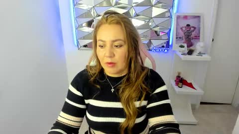 Snapshot of camixxx_m chatting on December 5, 2025, 12:47 pm camixxx_m online show from December 5, 2025, 12:47 pm