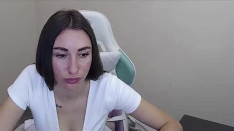 cammila horn online show from October 23, 2025, 6:02 am