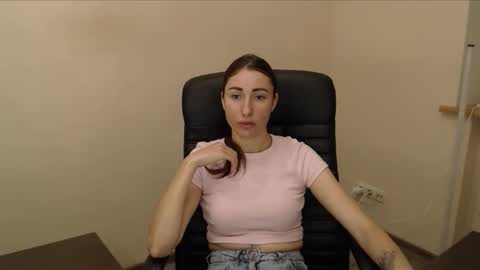 cammila horn online show from December 17, 2025, 12:33 pm