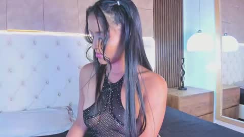 Camila online show from November 12, 2025, 8:08 pm