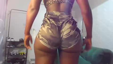 Snapshot of canah2003 chatting on February 9, 2025, 7:27 am Canah online show from February 9, 2025, 7:27 am