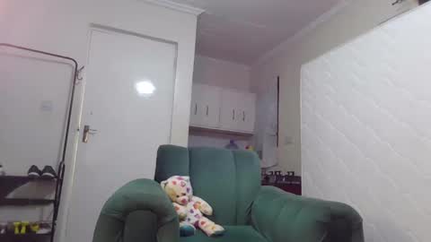 Snapshot of canah2003 chatting on March 6, 2025, 5:03 am Canah online show from March 6, 2025, 5:03 am