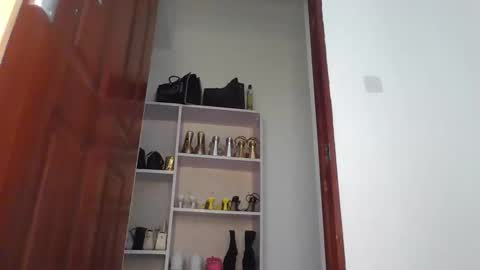 Snapshot of canah2003 chatting on September 25, 2025, 4:49 am Canah online show from September 25, 2025, 4:49 am