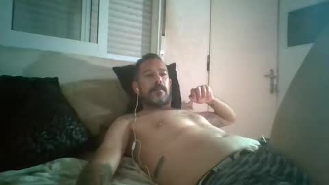 Snapshot of canary_braun chatting on October 22, 2025, 8:08 pm canary_braun online show from October 22, 2025, 8:08 pm