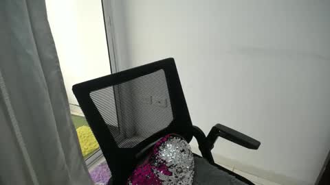 Snapshot of candacesxhot chatting on March 12, 2025, 9:03 pm cumorsmooke online show from March 12, 2025, 9:03 pm