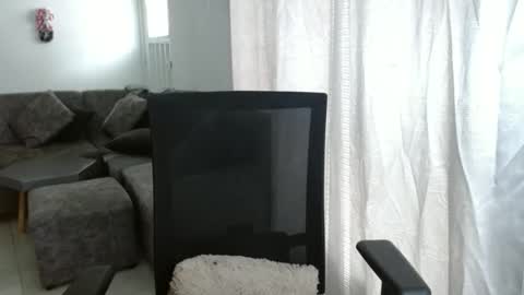 Snapshot of candacesxhot chatting on November 28, 2025, 5:37 pm cumorsmooke online show from November 28, 2025, 5:37 pm