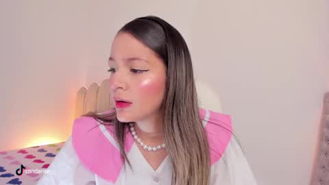 Snapshot of candase_ chatting on January 12, 2025, 7:10 pm Candase online show from January 12, 2025, 7:10 pm