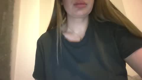 Snapshot of candice_tessy chatting on October 21, 2025, 5:46 pm Candice online show from October 21, 2025, 5:46 pm