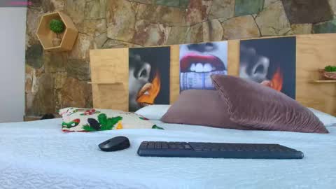 Jolie online show from November 10, 2025, 7:13 pm