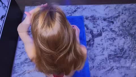 candy_flosse online show from October 29, 2025, 8:27 am