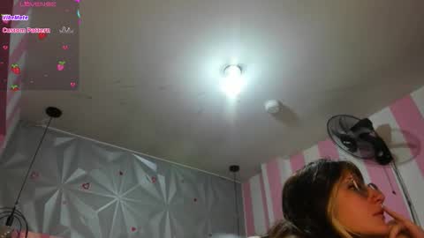 Snapshot of candy_morgan412 chatting on November 23, 2025, 10:59 am Ania online show from November 23, 2025, 10:59 am