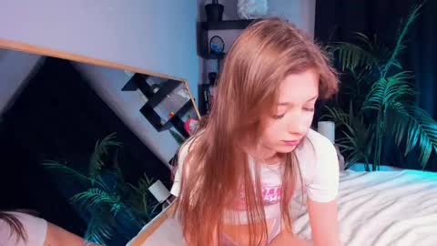 Snapshot of candy_sandy_ chatting on February 22, 2025, 11:13 am Sandy online show from February 22, 2025, 11:13 am