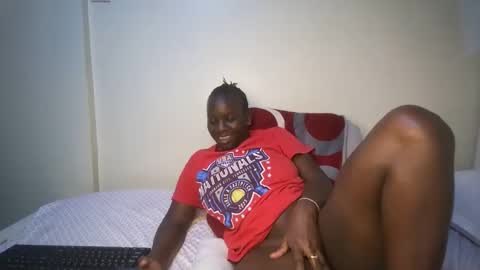 Snapshot of candycurly_ chatting on November 22, 2025, 6:40 pm candycurly_ online show from November 22, 2025, 6:40 pm