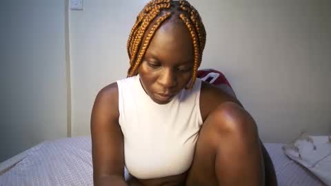 Snapshot of candycurly_ chatting on November 27, 2025, 5:48 pm candycurly_ online show from November 27, 2025, 5:48 pm