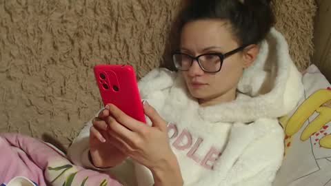 say meow and send tip  online show from December 28, 2024, 8:04 pm