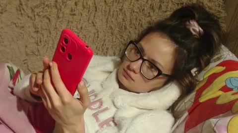 say meow and send tip  online show from January 29, 2025, 7:00 pm