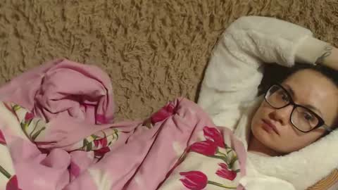 say meow and send tip  online show from February 3, 2025, 3:09 am