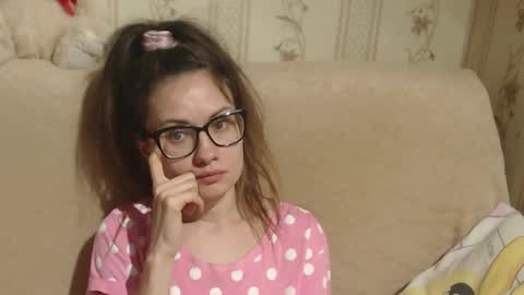 say meow and send tip  online show from March 12, 2025, 4:35 pm