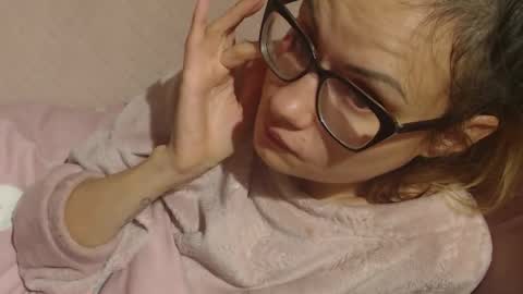 say meow and send tip  online show from November 12, 2025, 7:13 pm