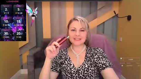 CandyLons online show from November 3, 2025, 6:36 am