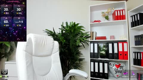 Snapshot of candywesst chatting on January 20, 2025, 4:43 am Candy My pleasure its in your hands online show from January 20, 2025, 4:43 am