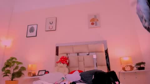 Candy online show from September 15, 2025, 8:20 pm