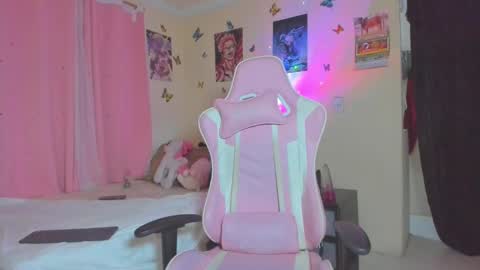 Snapshot of canela_vae chatting on February 15, 2025, 1:21 am Canela online show from February 15, 2025, 1:21 am