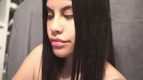 Snapshot of capriciousqueen chatting on December 18, 2025, 2:17 am Miyah online show from December 18, 2025, 2:17 am