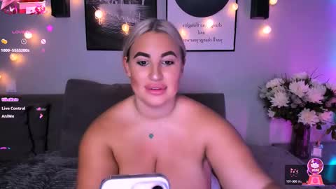 Snapshot of cara__harris chatting on February 13, 2025, 10:22 pm . . online show from February 13, 2025, 10:22 pm