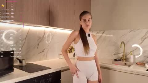 Bella online show from October 27, 2025, 5:55 am