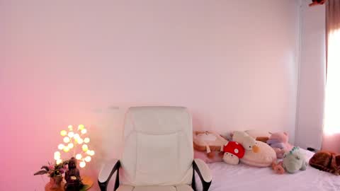 Snapshot of caramelo_xox chatting on February 1, 2025, 2:02 pm online show from February 1, 2025, 2:02 pm