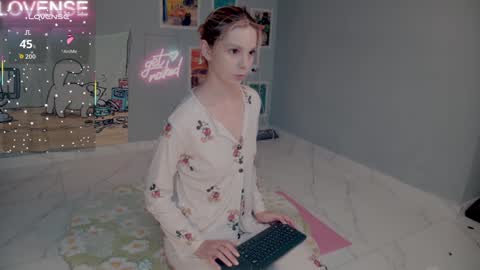 Snapshot of careful_i_bite chatting on September 10, 2025, 8:14 am NONA follow online show from September 10, 2025, 8:14 am