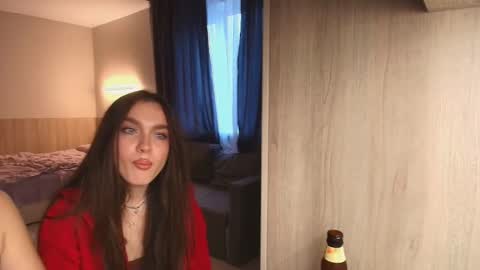 caressyourself online show from November 13, 2025, 6:45 am