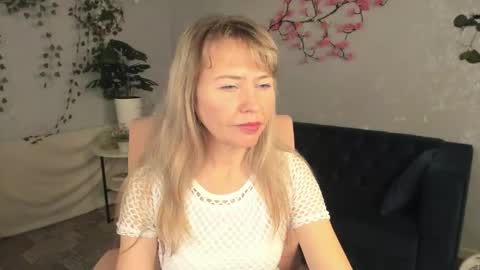 Snapshot of carla_vogue chatting on November 15, 2025, 5:49 am Carla Vogue online show from November 15, 2025, 5:49 am